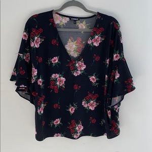 Short sleeve floral top